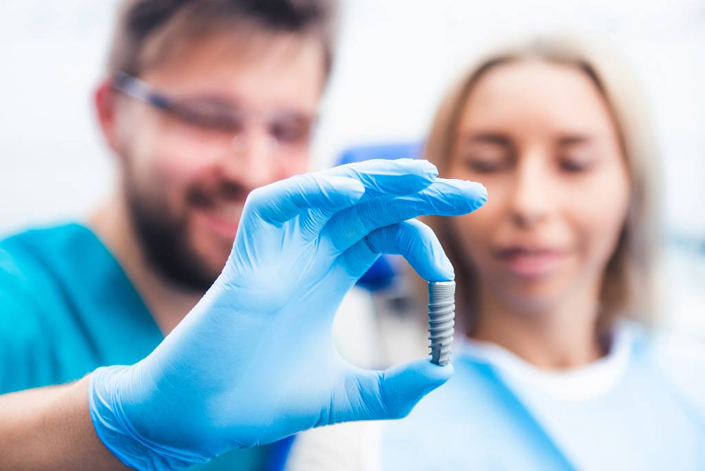 What are dental implants
